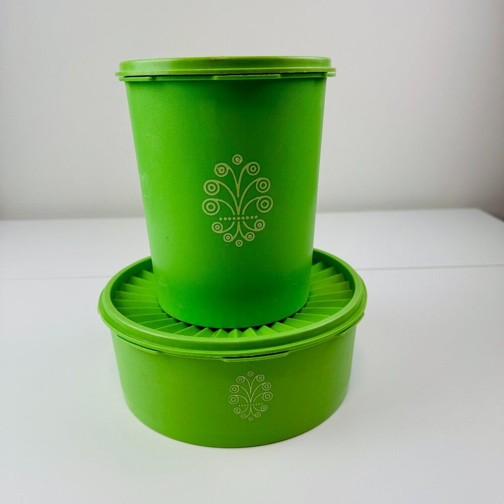 VTG Tupperware 2 piece round storage set apple green canisters